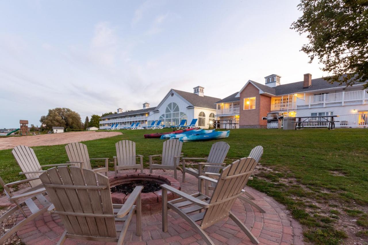 Baymont By Wyndham Lakefront Hotel Saint Ignace